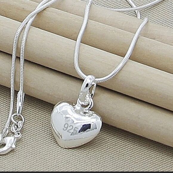 925SS SMALL HEART PENDANT - Picture 1 of 3